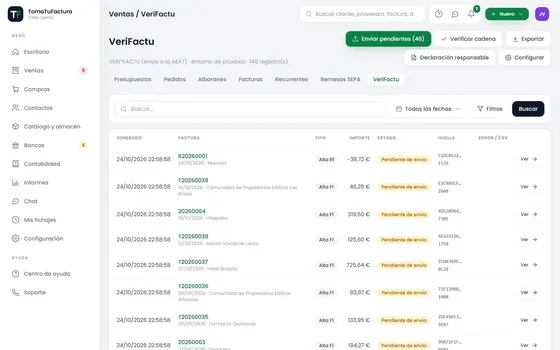 Registros VeriFactu con su huella encadenada y el estado del envío a la AEAT